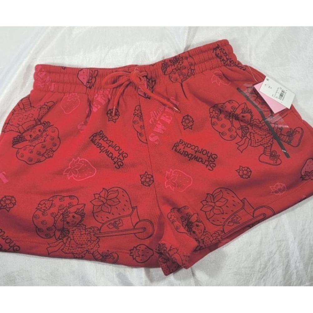 Mad Engine Strawberry Shortcake Junior Women's Fleece Sweat Shorts - Red - M